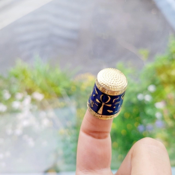 Vintage Egyptian Queen Nefertiti Thimble - Picture 7 of 8